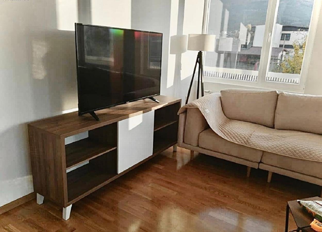 High-End Spacious Apartment Next To City Mall Skopje Bagian luar foto