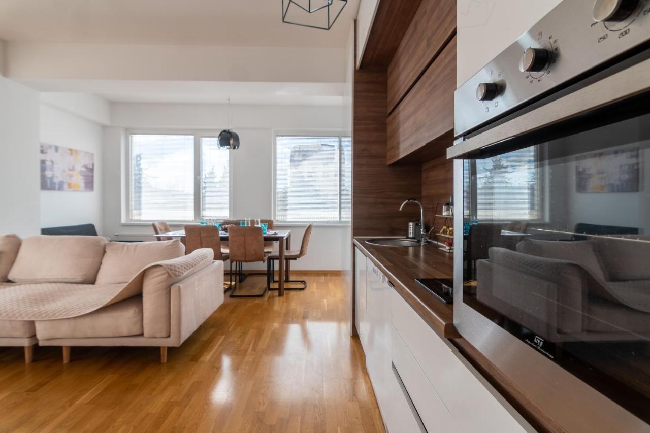 High-End Spacious Apartment Next To City Mall Skopje Bagian luar foto